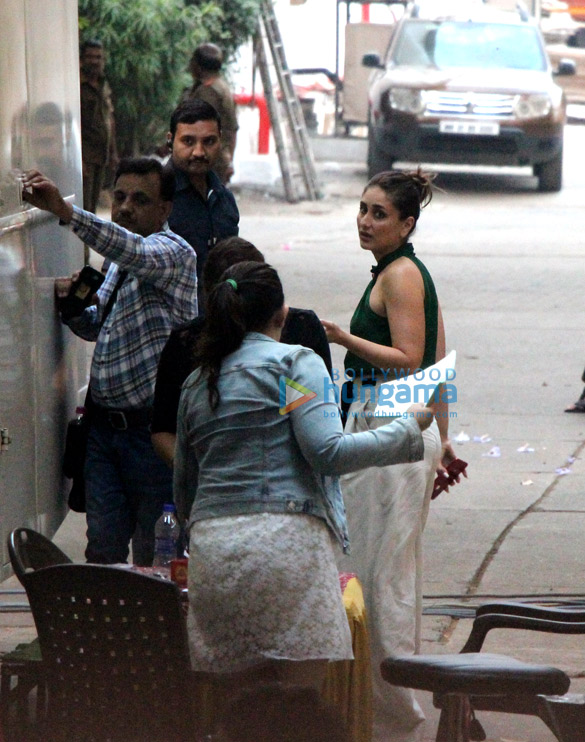kareena kapoor khan snapped at mehboob studios in bandra 3