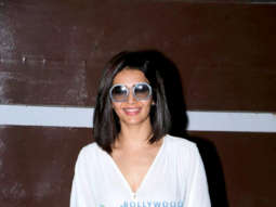 Karishma Tanna spotted in Juhu