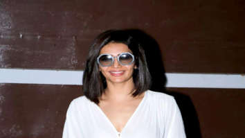 Karishma Tanna spotted in Juhu