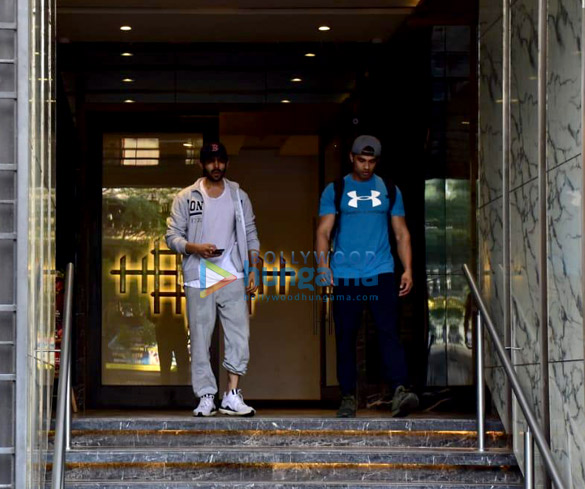 kartik aaryan snapped at think fitness in juhu 1