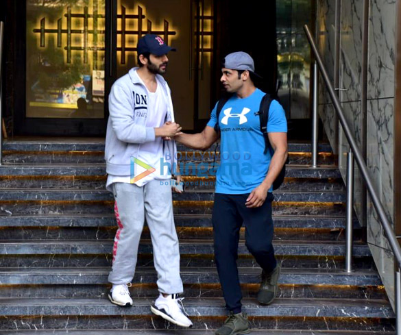 kartik aaryan snapped at think fitness in juhu 2