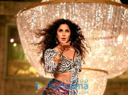 Husn Parcham: WHOA! Katrina Kaif is a SIZZLING DIVA as the ravishing Babita Kumari in Zero