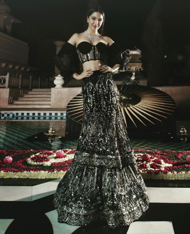 Kiara Advani in Manish Malhotra Couture for Isha Ambani sangeet (2)