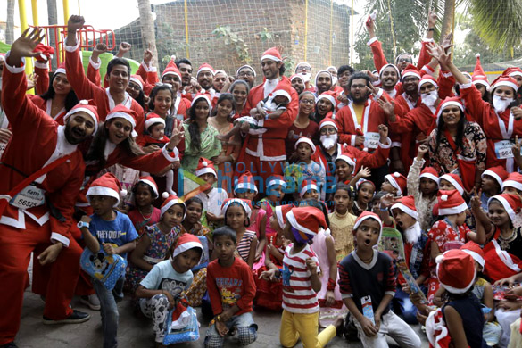 kunal kapoor snapped at kettos santa charity run event 2