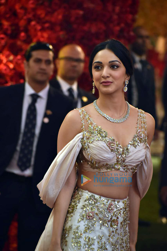 mukesh ambani and family at isha ambani anant piramals wedding 6