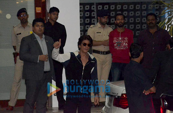 ranveer singh deepika padukone and others snapped at the airport 001 2