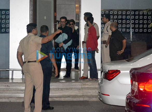 ranveer singh deepika padukone and others snapped at the airport 001 4