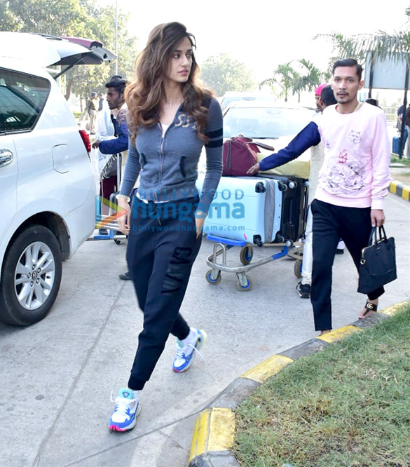 ranveer singh deepika padukone and others snapped at the airport 1 5