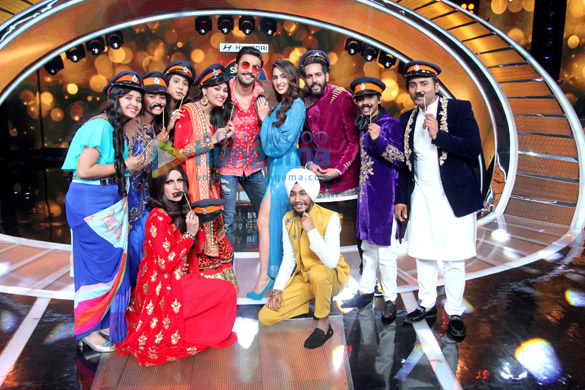 Ranveer Singh and Sara Ali Khan snapped on the sets of Sa Re Ga Ma for Simmba promotions Ranveer Singh and Sara Ali Khan snapped on the sets of Sa Re Ga Ma for Simmba promotions