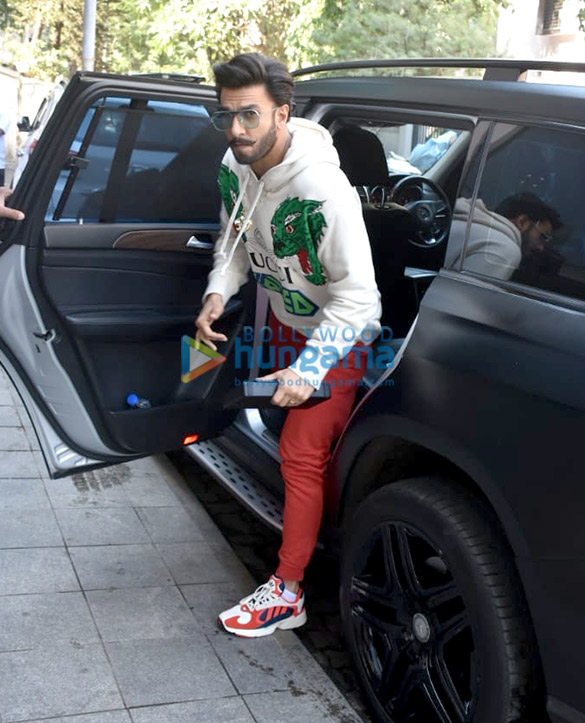 ranveer singh spotted in bandra 3 3