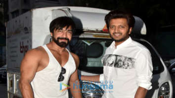 Riteish Deshmukh and Ashish Chowdhry spotted outside the gym in Bandra