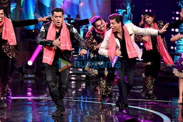 salman khan and shah rukh khan snapped on the set of bigg boss 12 3