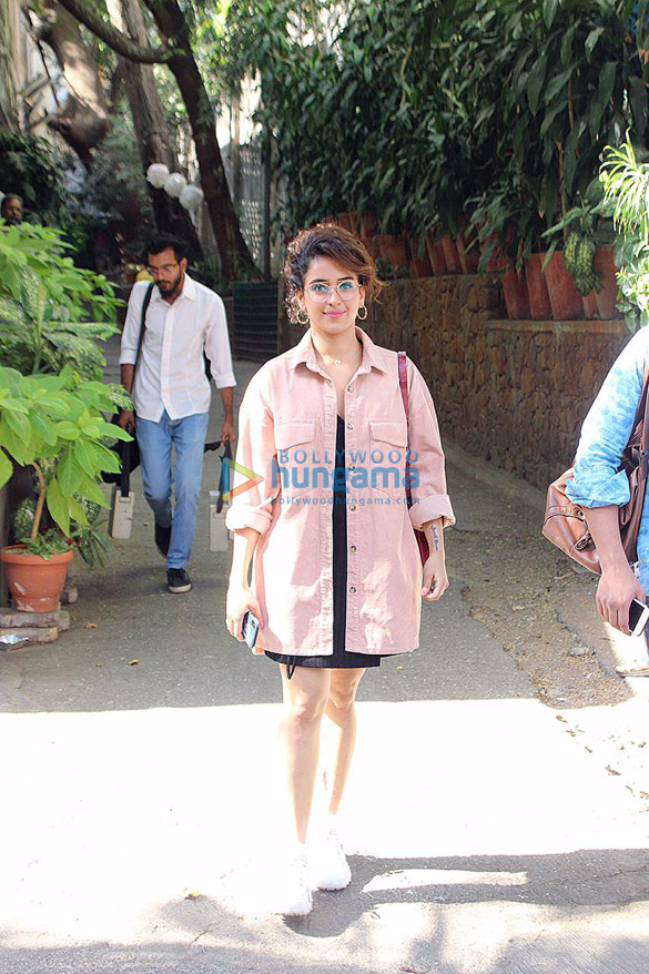 sanya malhotra spotted in bandra 4