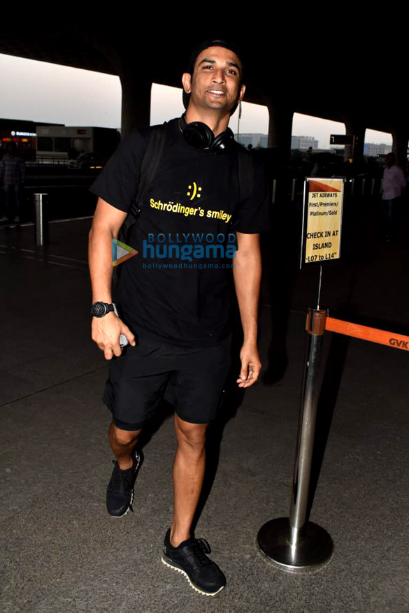 sara ali khan sushant singh rajput and sonnalli seygall snapped at the airport 4