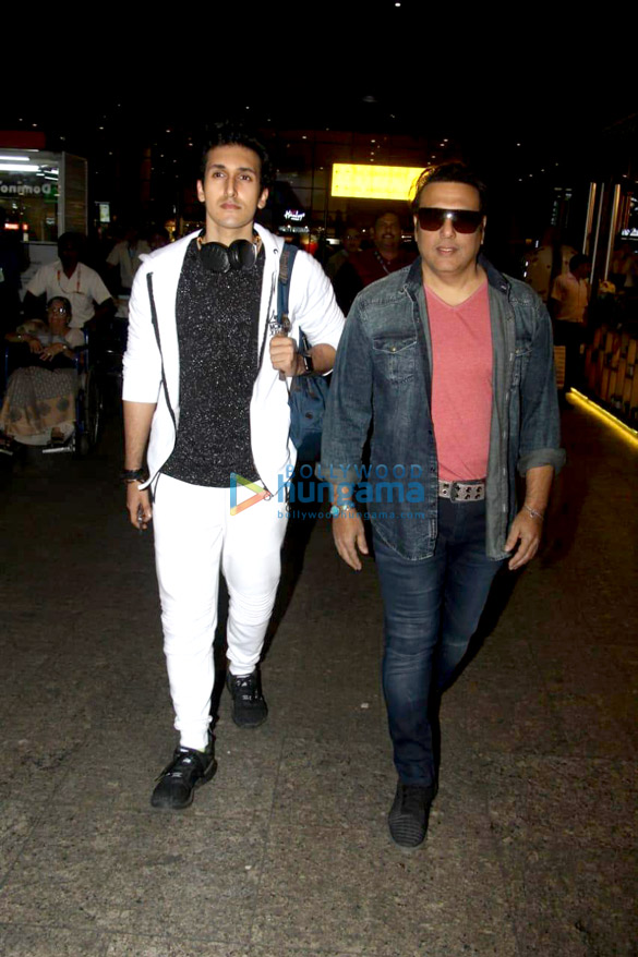shah rukh khan kareena kapoor khan and others snapped at the airport 3