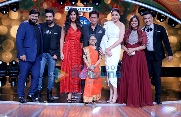shah rukh khan and anushka sharma promote zero on sa re ga ma pa 1