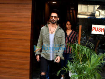 Shahid Kapoor snapped after a photoshoot in Bandra