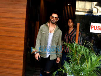 Shahid Kapoor snapped after a photoshoot in Bandra