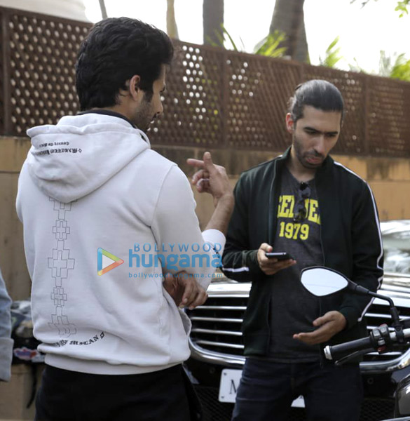 shahid kapoor spotted in juhu 3 2