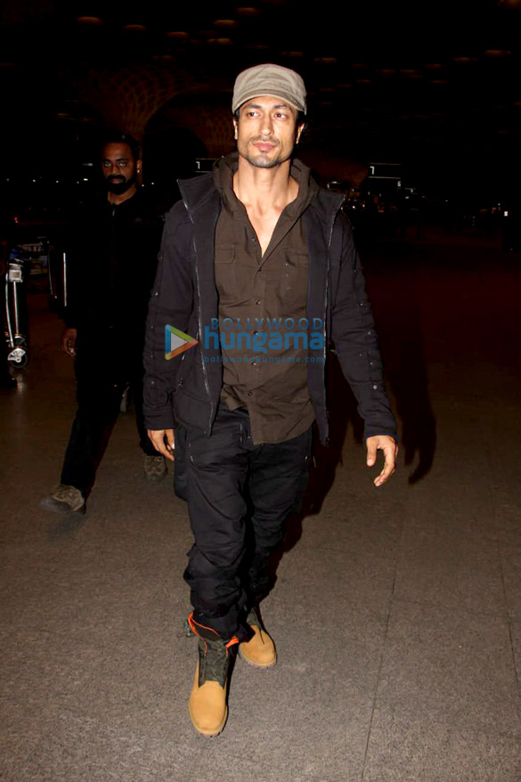 shilpa shetty tina ahuja and others snapped at the airport6 2