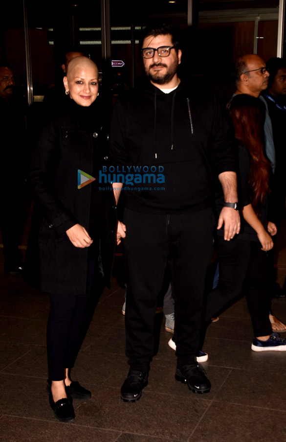 sonali bendre and goldie behl snapped at the airport 2