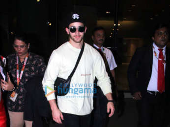 Sunny Leone, Anil Kapoor, Arjun Kapoor and others snapped at the airport