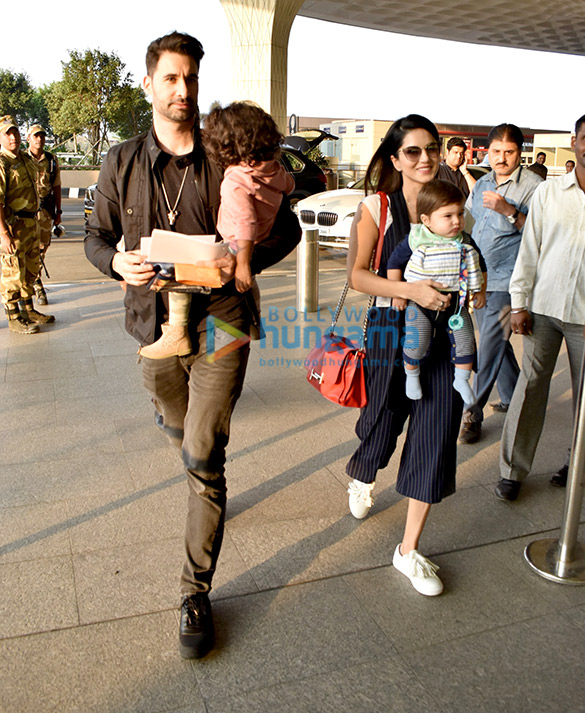 Sunny Leone, Anil Kapoor, Arjun Kapoor and others snapped at the airport Sunny Leone, Anil Kapoor, Arjun Kapoor and others snapped at the airport