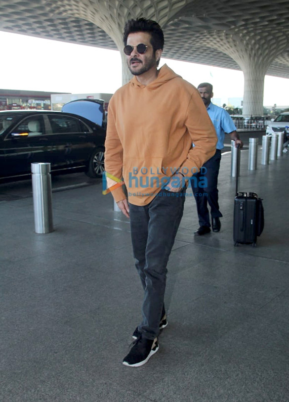 sunny leone anil kapoor and arjun kapoor snapped at the airport 5