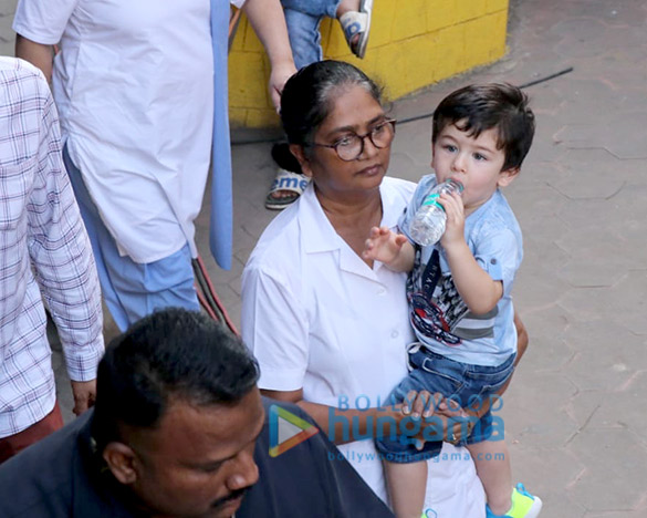 taimur ali khan spotted with his father saif ali khan on location of a shoot 2