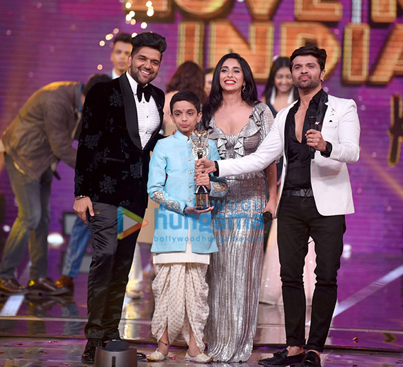 vicky kaushal and yami gautam snapped on sets of the reality show love me india grand finale 5