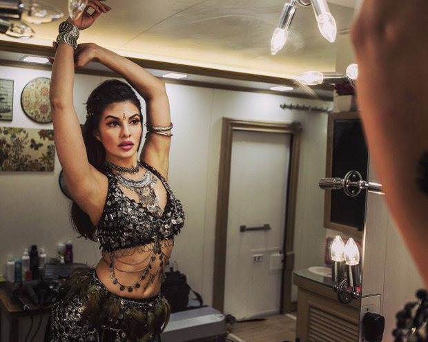 WATCH Jacqueline Fernandez SIZZLES on 'Yaar Naa Miley' from Kick at Star Screen Awards 2018