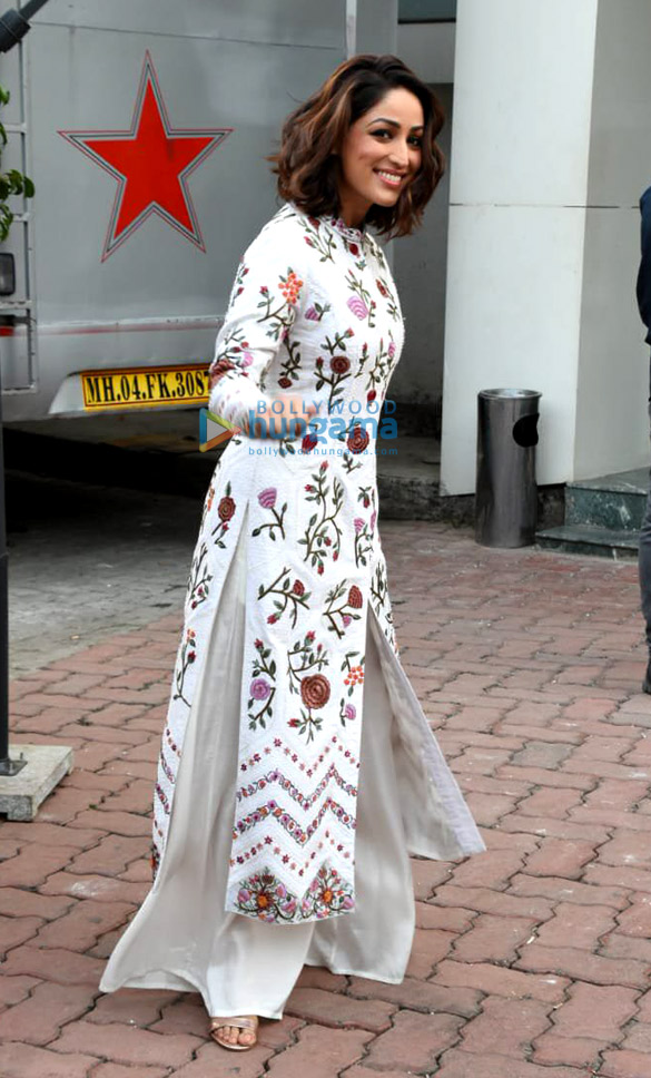 yami gautam snapped out and about in mumbai 2