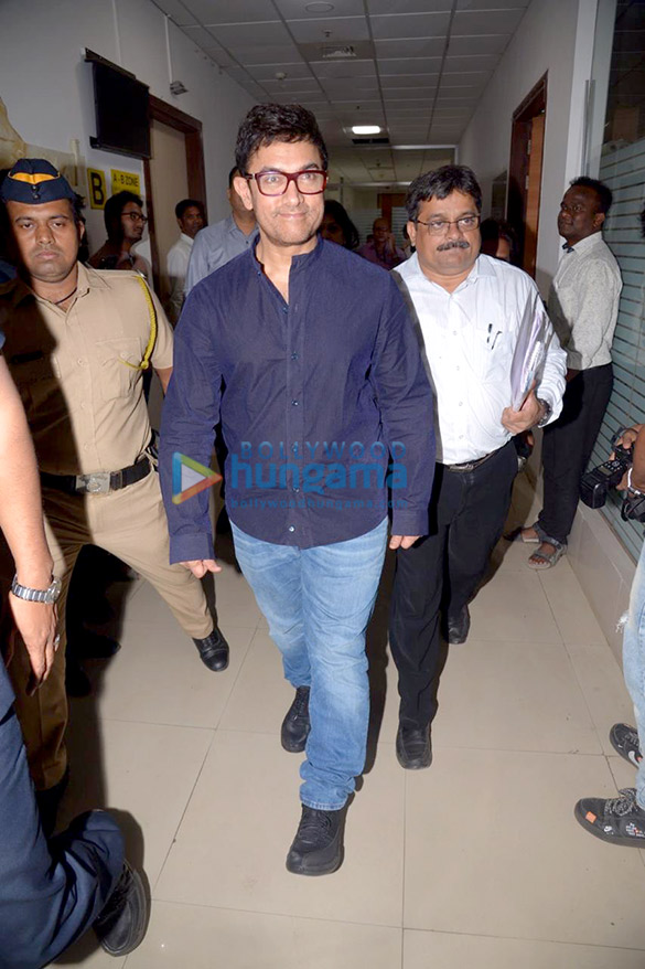 aamir khan snapped at child obesity awareness event 6
