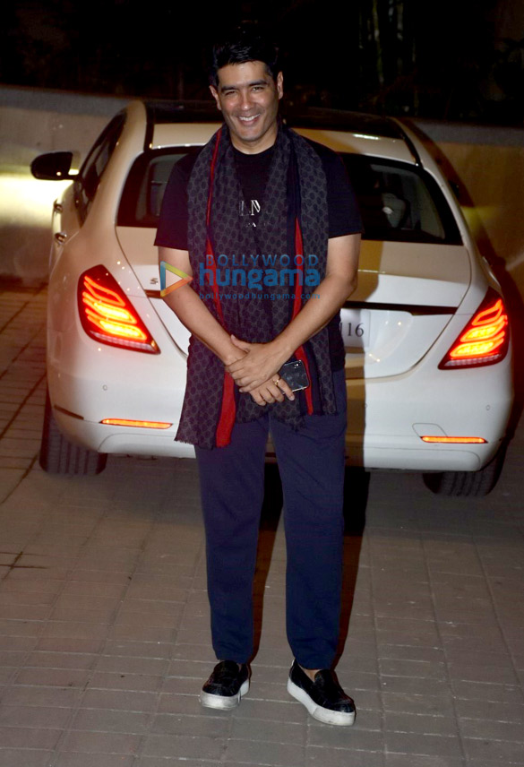 aamir khan snapped with his first wife in bandra 3