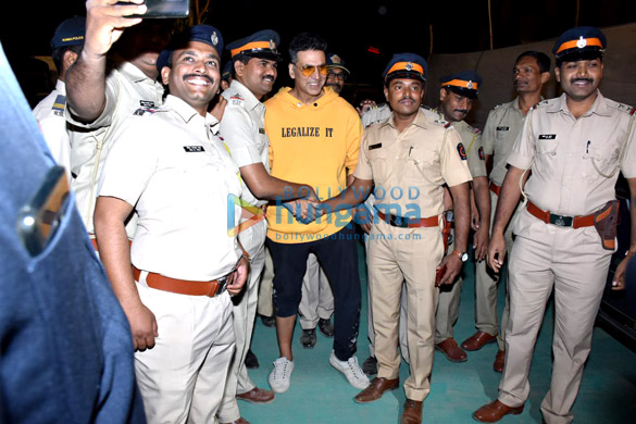 akshay kumar ajay devgn ranveer singh ranbir kapoor and others grace umang 2019 12