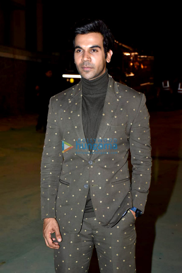 akshay kumar ajay devgn ranveer singh ranbir kapoor and others grace umang 2019 17
