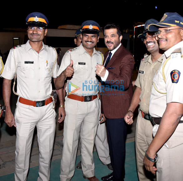 akshay kumar ajay devgn ranveer singh ranbir kapoor and others grace umang 2019 35