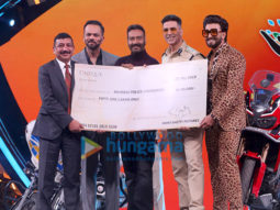 Akshay Kumar, Ajay Devgn, Ranveer Singh, Ranbir Kapoor and others grace ‘Umang 2019′