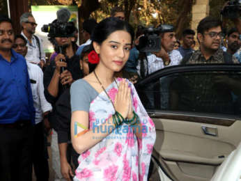 Amrita Rao snapped during a shoot dressed as Meenatai Thackeray for the film Thackeray