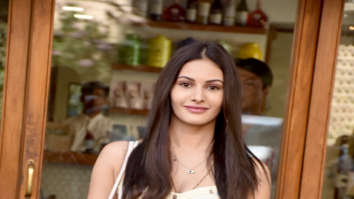 Amyra Dastur spotted at Sequel Cafe in Bandra