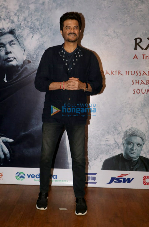 anil kapoor aishwarya rai bachchan and others snapped at the premiere of raag shayari 7