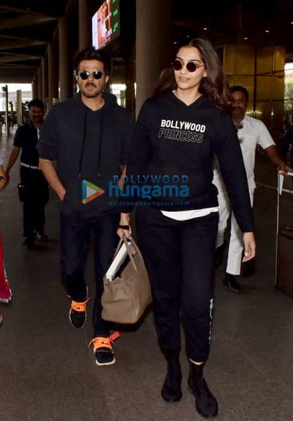 anil kapoor and sonam kapoor ahuja snapped at the airport 4