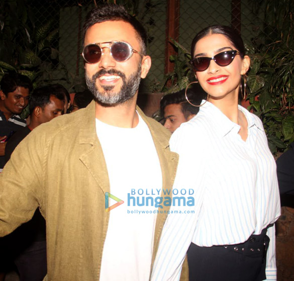 anil kapoor sonam kapoor ahuja and anand ahuja snapped in bandra 2