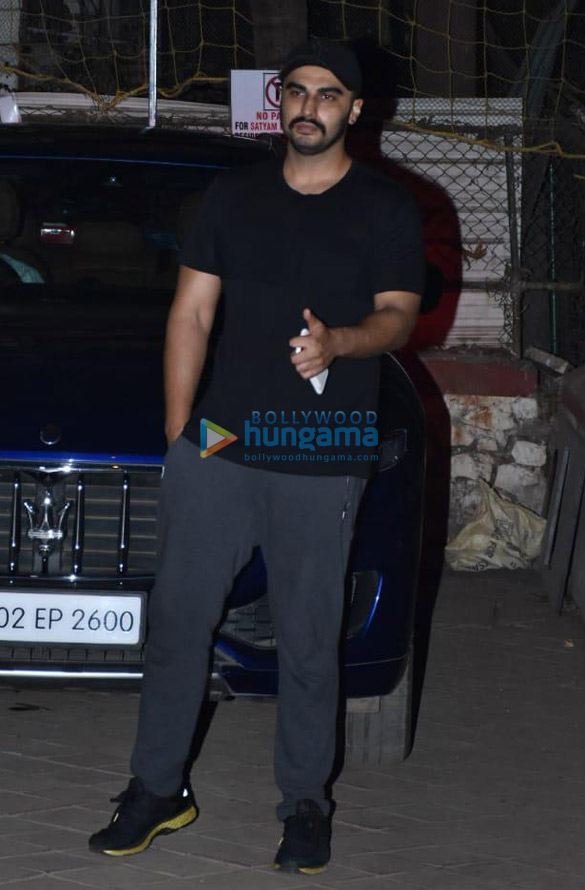arjun kapoor spotted at a dance class in juhu 3