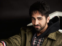 Ayushmann Khurrana gets mobbed at midnight during Dream Girl shoot