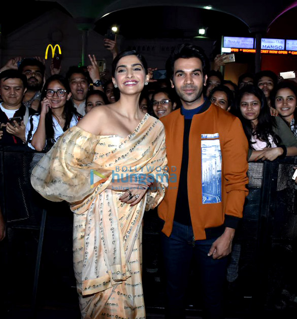 cast of ek ladki ko dekha toh aisa laga snapped during promotions 5