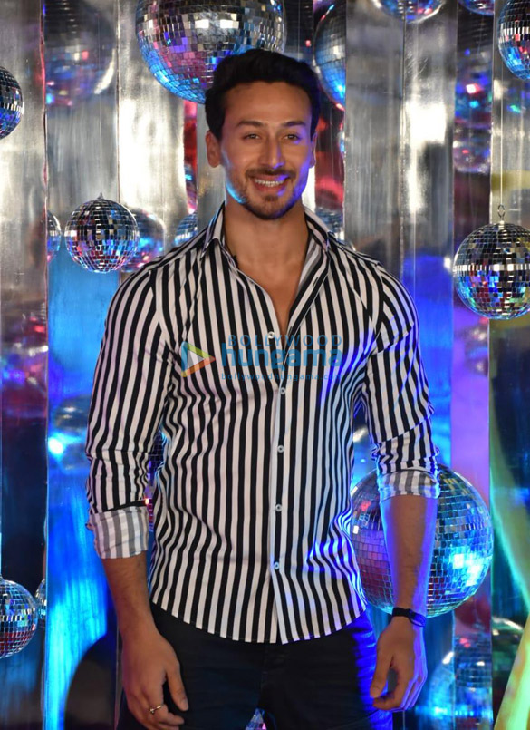 celebs grace dabboo ratnanis calender launch 2019 more 01