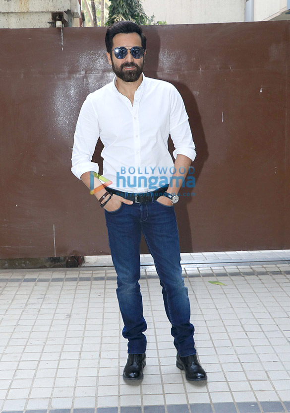 emraan hashmi and shreya dhanwanthary snapped at the t series office in andheri 5