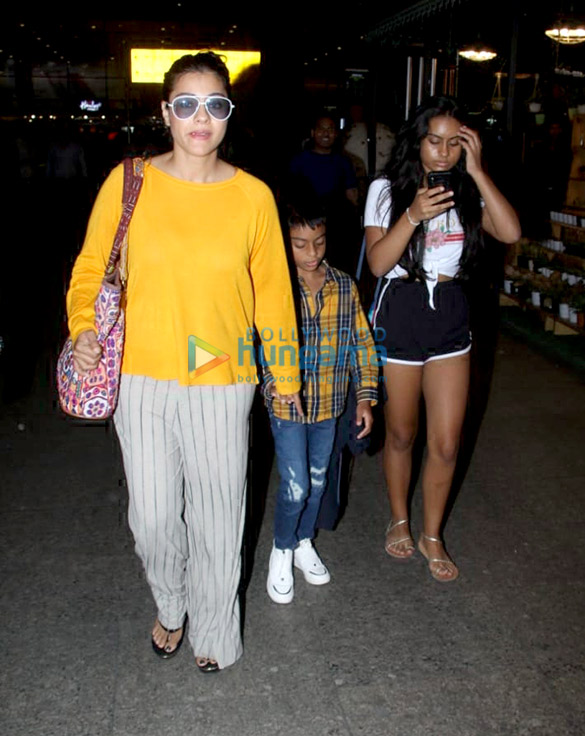 janhvi kapoor tamannaah bhatia and others snapped at the airport3 2