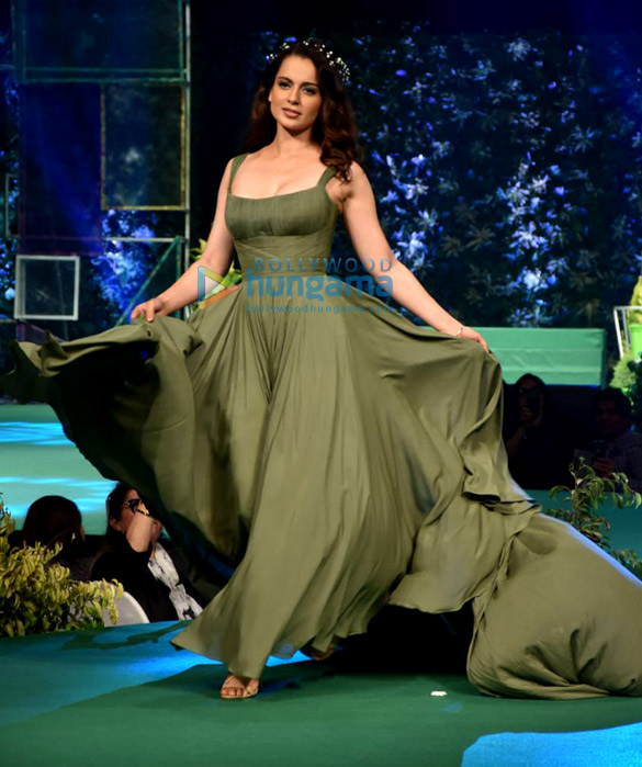 kangana ranaut walks the ramp at the aditya birla liveeco fashion show 4